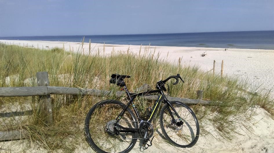 Cycling to Debki beach